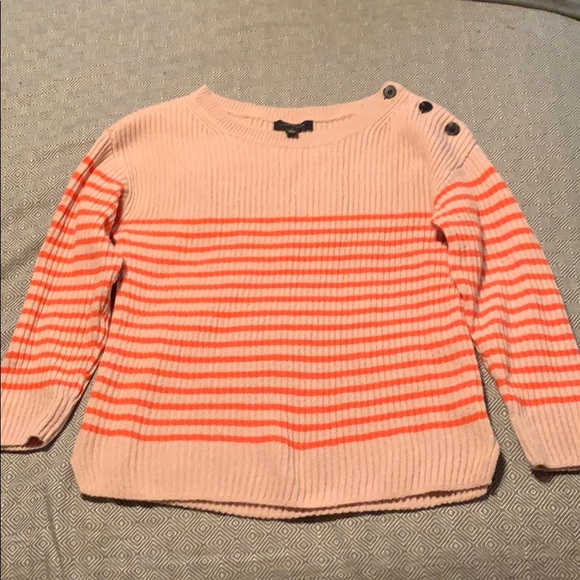 Ann Taylor Sweaters - Sale! 3/$12 Ann Taylor Wool/Cashmere blend sweater